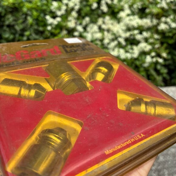 McGard  24154 Wheel Lug Nut Lock 12mm X 1.25 for Steel/ Alum Wheels 4 With Key - Picture 2 of 3